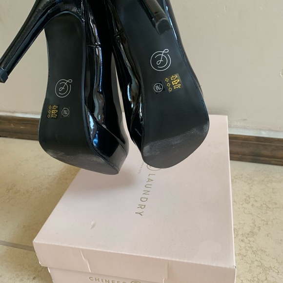 New Black Chinese Laundry Size 7 Heels - Picture 6 of 6